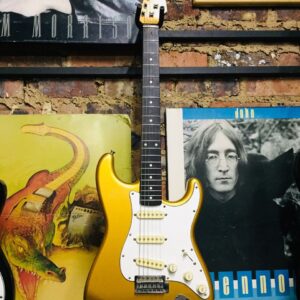 FERNANDES STRATOCASTER