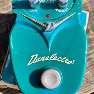 DANELECTRO - Surf & Turf