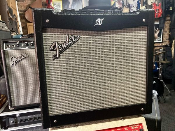 FENDER Mustang 2